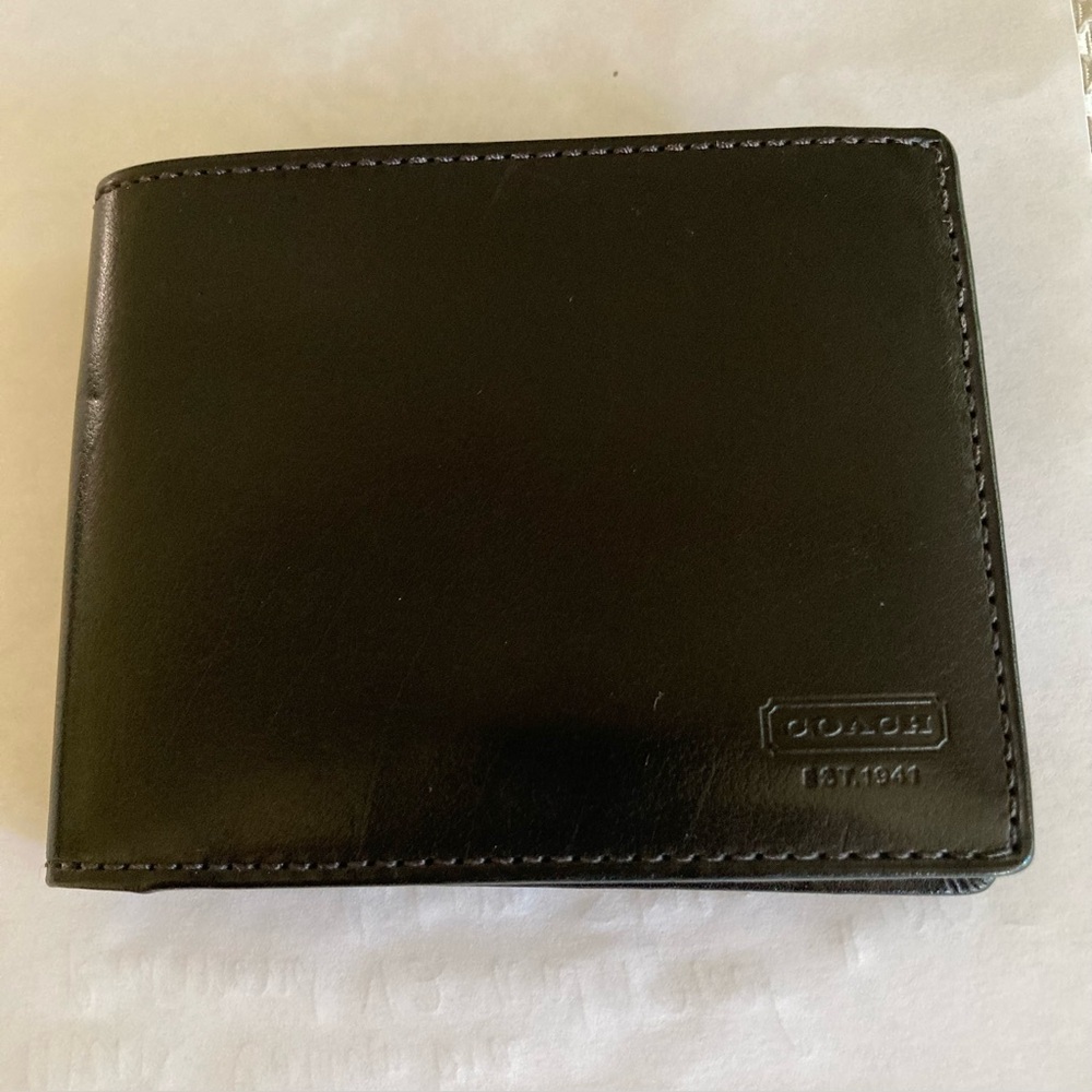 Men’s Coach Black Leather Billfold Wallet ID